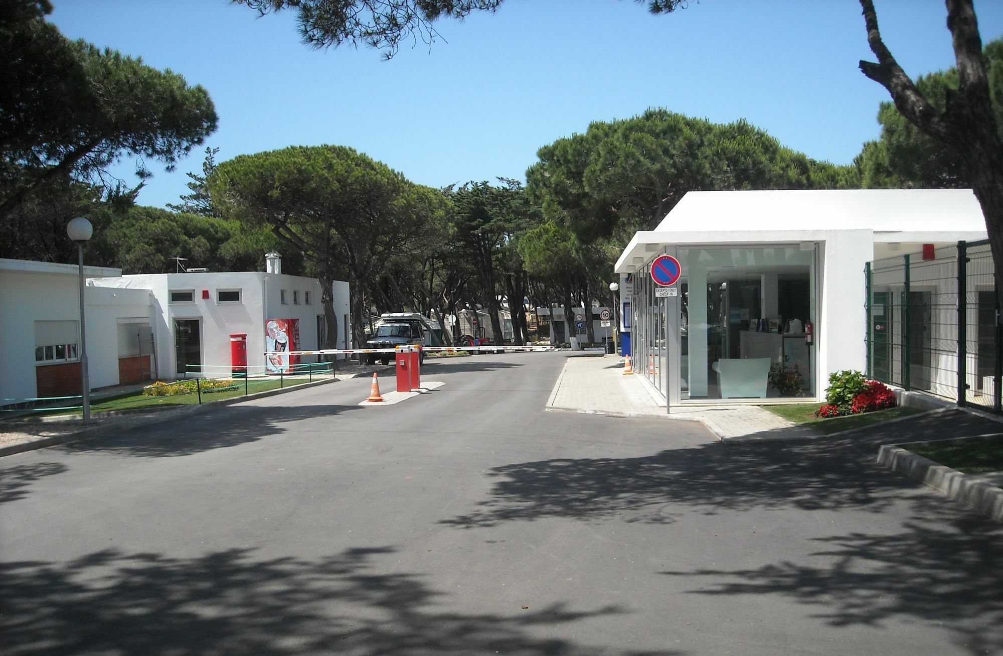 Orbitur Guincho Bungalows - Caravan Park كاسكايس المظهر الخارجي الصورة